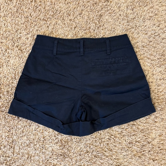 Banana Republic Black Women’s Shorts - Stretch - Size 2 - Picture 2 of 5